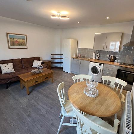 קארדיף A Spacious Flat מראה חיצוני תמונה